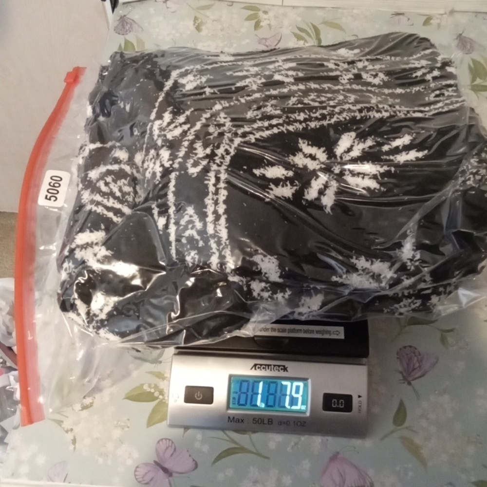 Barefoot Dreams Black and White Snowflake Sweater Fair Isle Womens 1x - Picture 7 of 7